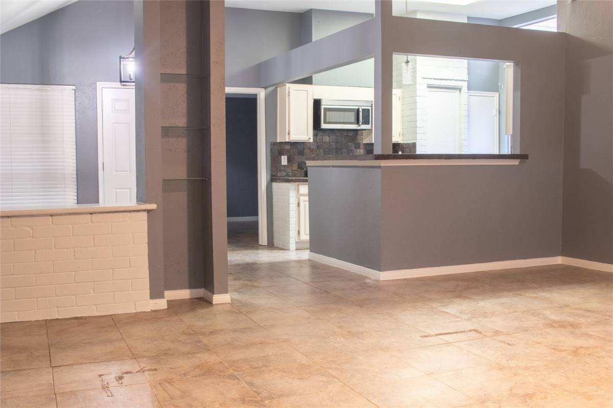 Apartment for rent at 13106 Hollowcreek Park Dr, Houston, TX 77082