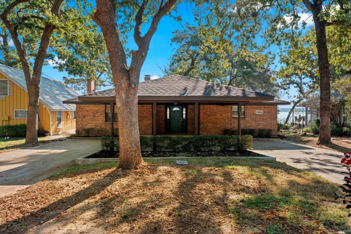 House for rent at 1006 Beverly Circle, Kemp, TX 75143