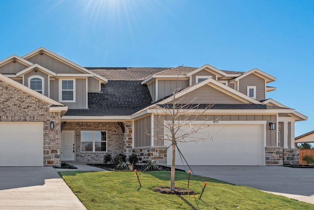 Townhouse for rent at 4254 Clovis St, Midlothian, TX 76065