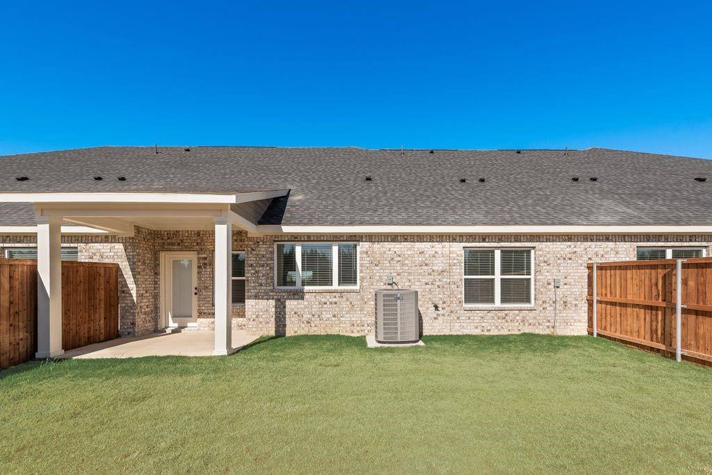 Townhouse for rent at 4254 Clovis St, Midlothian, TX 76065