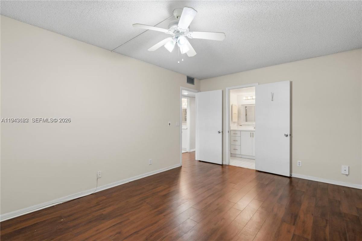 Apartment for rent at 251 SW 132nd Way #251117H, Hollywood, FL 33027