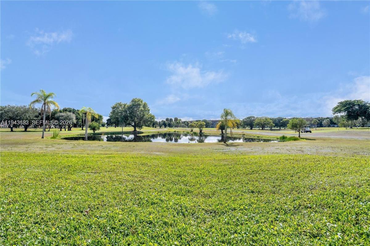 Apartment for rent at 251 SW 132nd Way #251117H, Hollywood, FL 33027