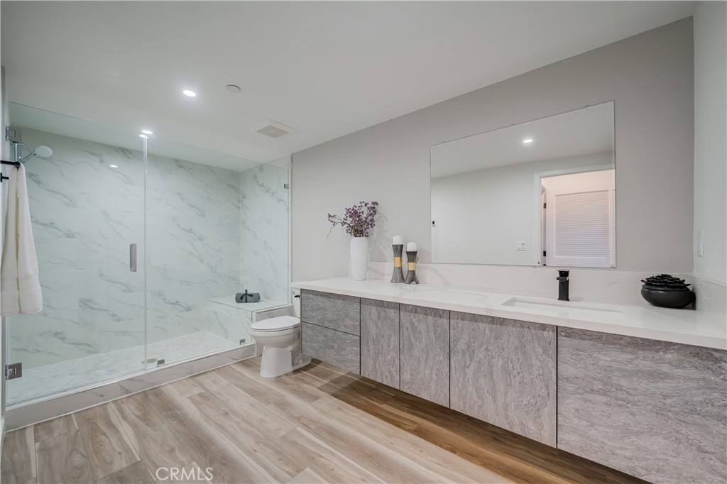 Townhouse for rent at 7018 Alabama Ave #301, Canoga Park, CA 91303