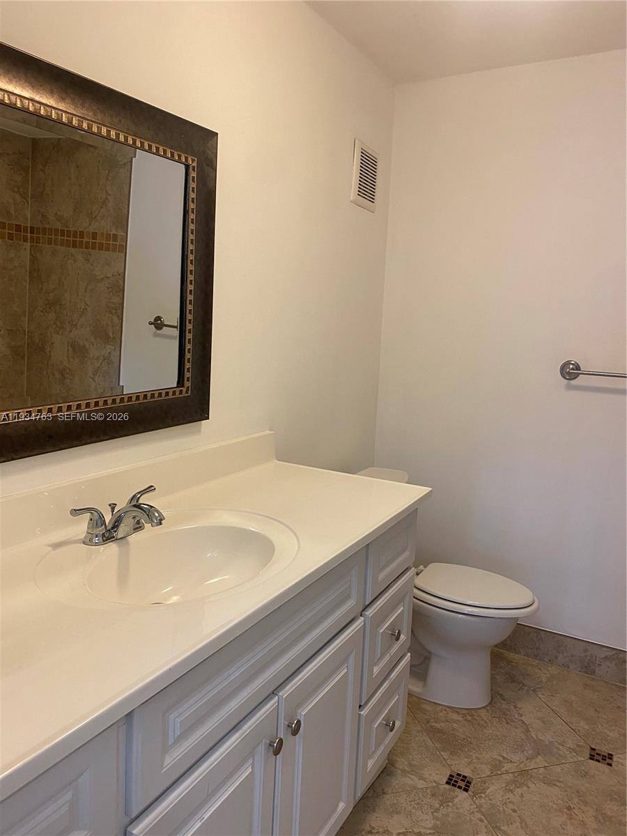 Condo for rent at 120 Lakeview Dr #314, Fort Lauderdale, FL 33326
