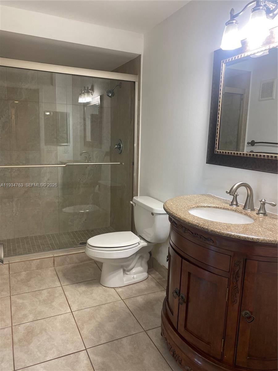 Condo for rent at 120 Lakeview Dr #314, Fort Lauderdale, FL 33326