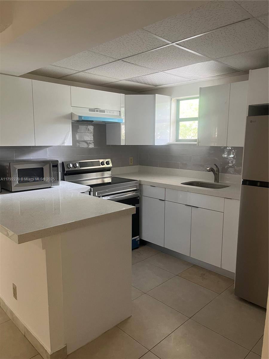Apartment for rent at 8290 Lake Dr #317, Miami, FL 33166