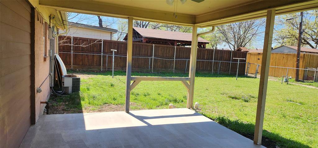 Apartment for rent at 1729 Sherrye Dr, Plano, TX 75074