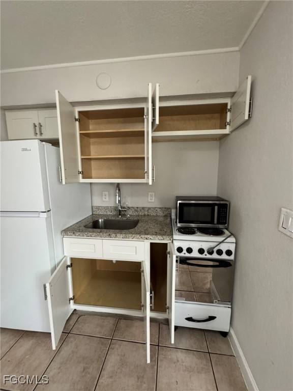 Apartment for rent at 2452 Stella St #204, Fort Myers, FL 33901