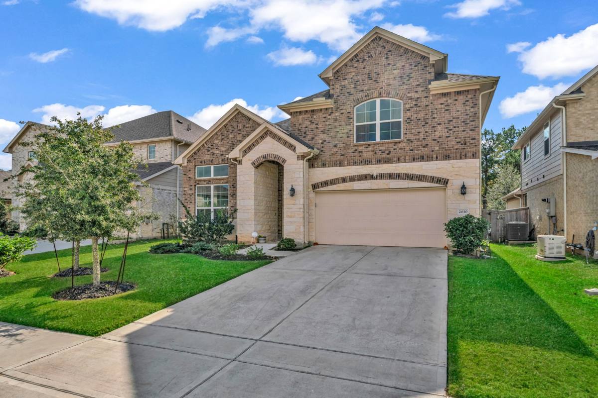Apartment for rent at 2030 Woodland Pine Court, Conroe, TX 77384