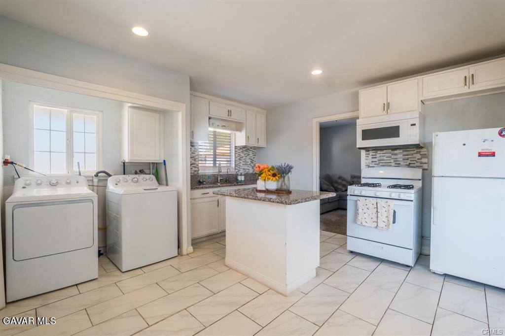 Apartment for rent at 2725 Desert St, Rosamond, CA 93560