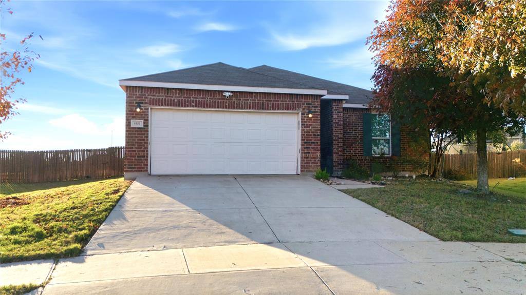 Apartment for rent at 8101 Kurgan Trail, Fort Worth, TX 76131