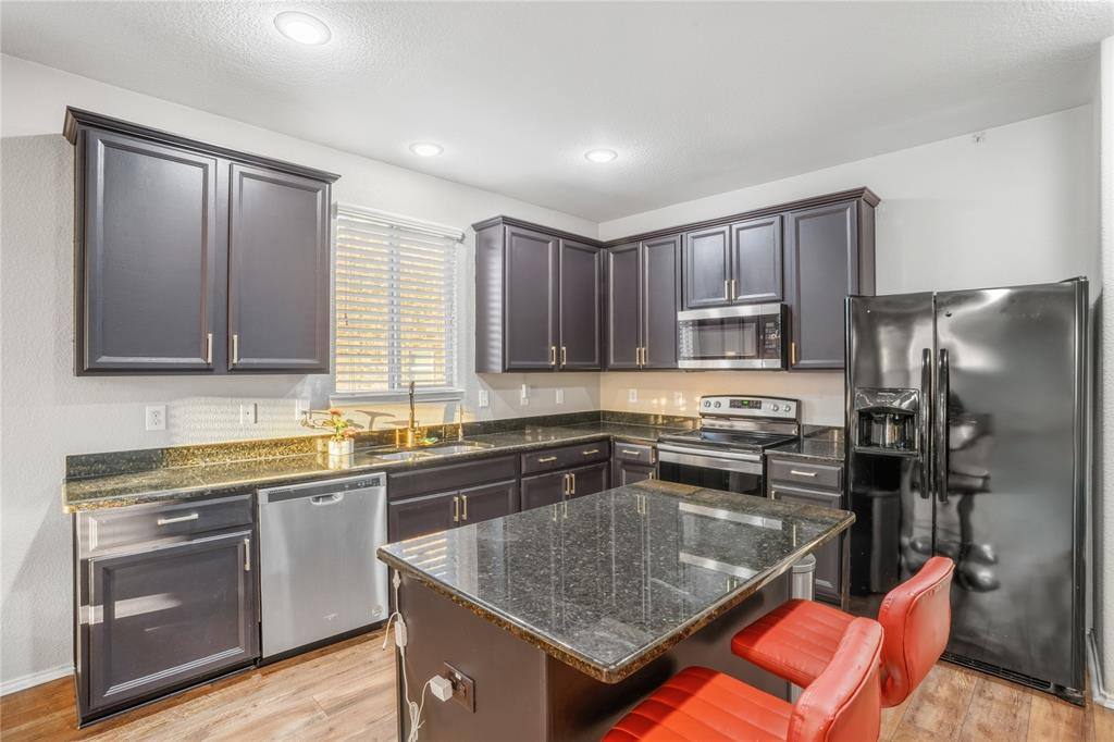 Apartment for rent at 8101 Kurgan Trail, Fort Worth, TX 76131