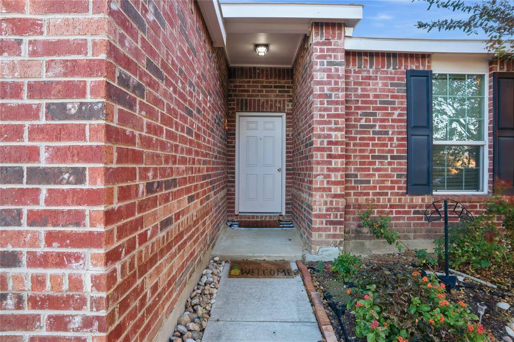 Apartment for rent at 8101 Kurgan Trail, Fort Worth, TX 76131