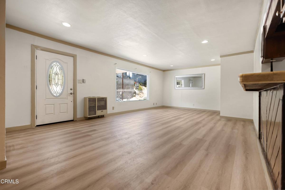 Apartment for rent at 3412 Barham Blvd, Los Angeles, CA 90068