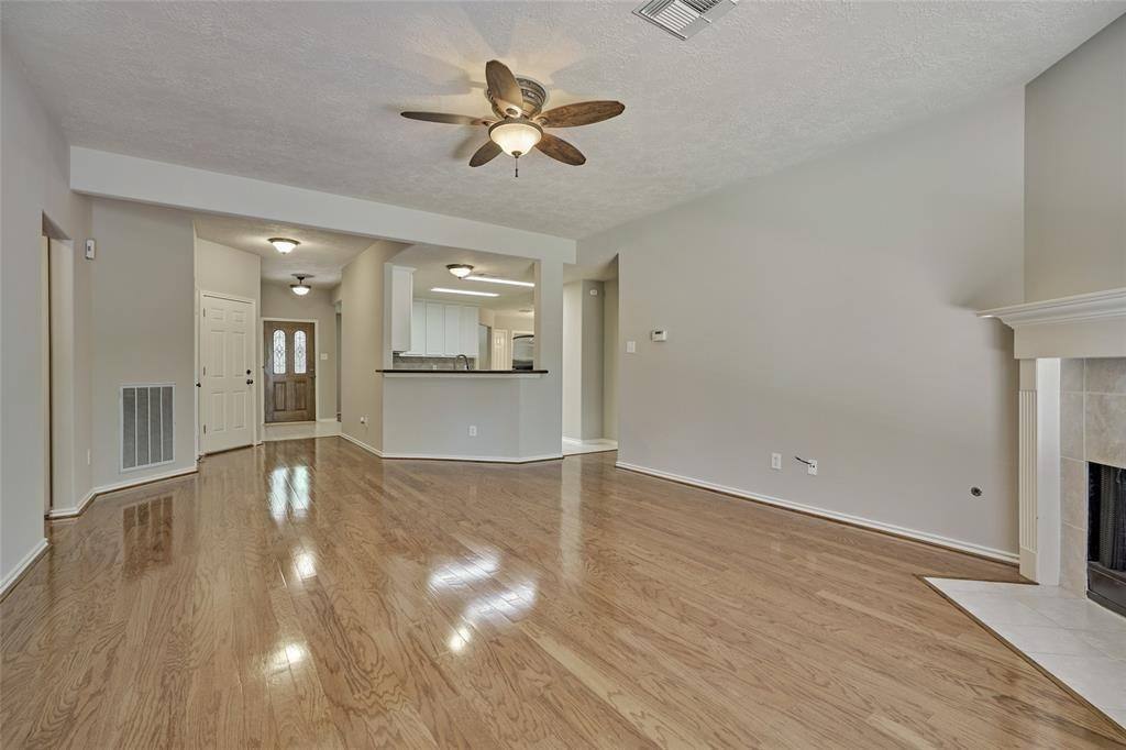 Apartment for rent at 135 N Wynnoak Circle #135, Spring, TX 77382