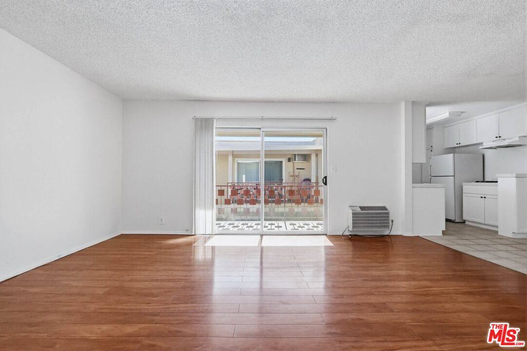 Apartment for rent at 515 N Alfred St #206, Los Angeles, CA 90048