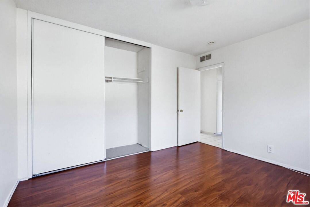 Apartment for rent at 515 N Alfred St #206, Los Angeles, CA 90048