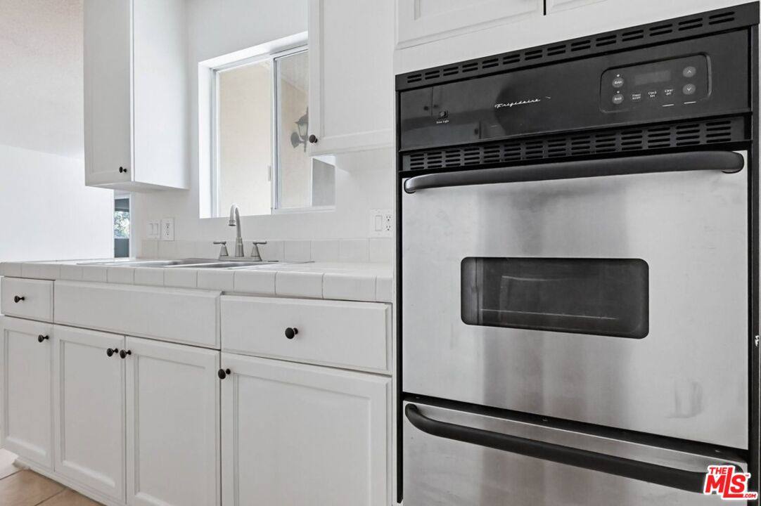 Apartment for rent at 515 N Alfred St #206, Los Angeles, CA 90048