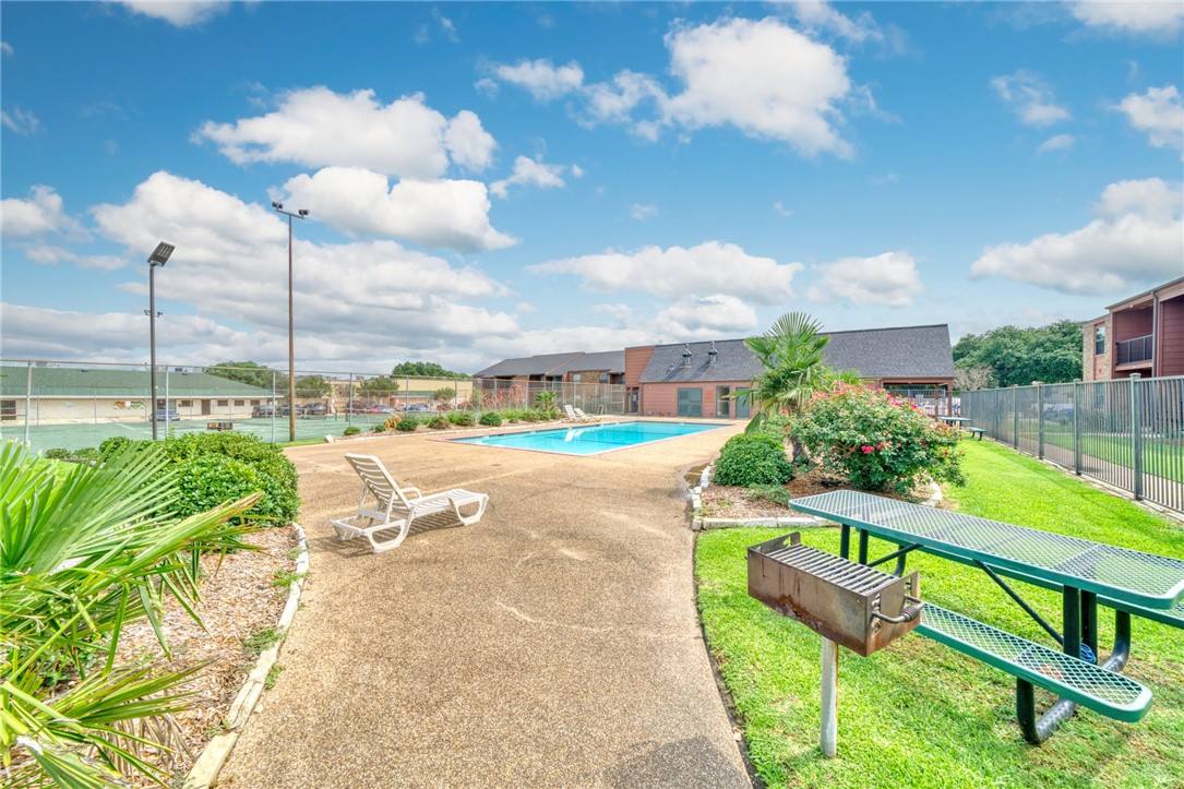 Condo for rent at 904 University Oaks Blvd #117, College Station, TX 77840
