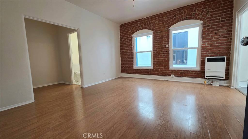 Apartment for rent at 33408 Sunset, Los Angeles, CA 90026