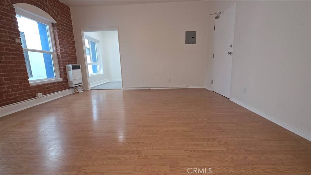 Apartment for rent at 33408 Sunset, Los Angeles, CA 90026