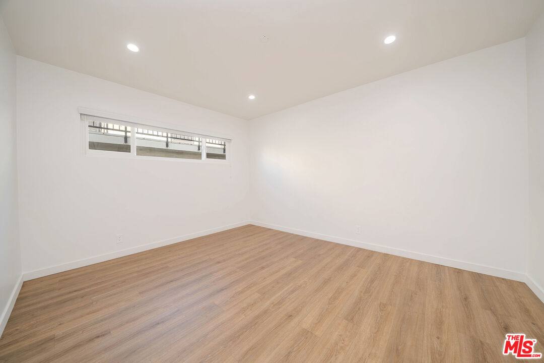 Apartment for rent at 332 S Wilton Place #332-1, Los Angeles, CA 90020