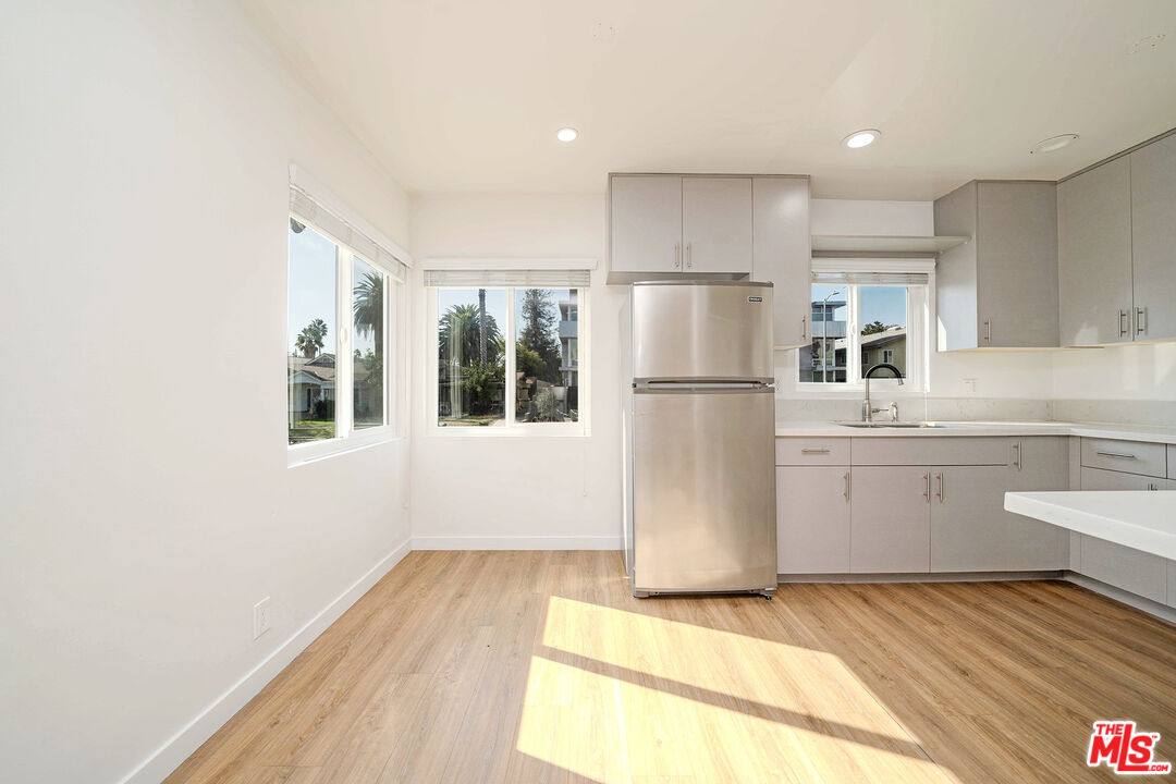 Apartment for rent at 332 S Wilton Place #332-1, Los Angeles, CA 90020