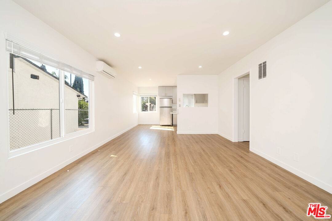 Apartment for rent at 332 S Wilton Place #332-1, Los Angeles, CA 90020