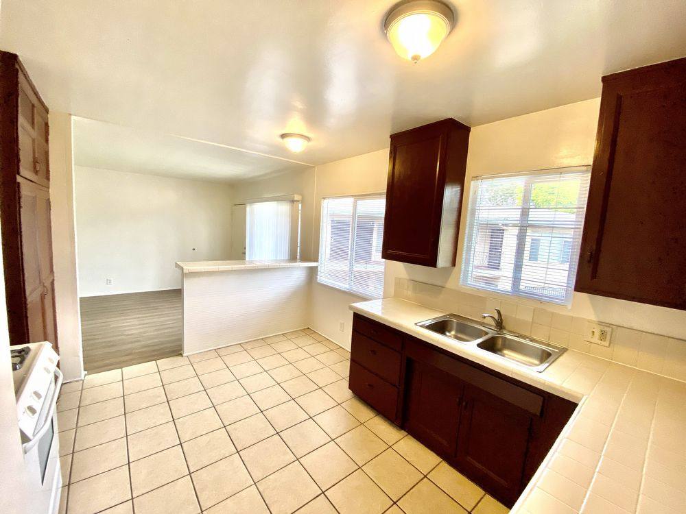 Apartment for rent at 10203 England Ave #4, Inglewood, CA 90303