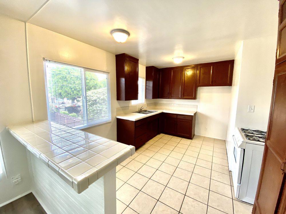 Apartment for rent at 10203 England Ave #4, Inglewood, CA 90303