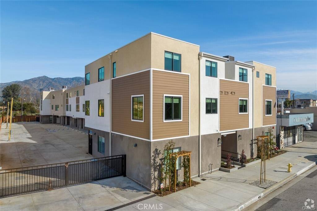 Apartment for rent at 4251 Live Oak Ave #8, Arcadia, CA 91006