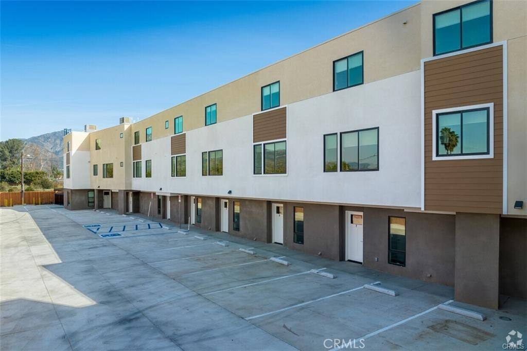 Apartment for rent at 4251 Live Oak Ave #8, Arcadia, CA 91006