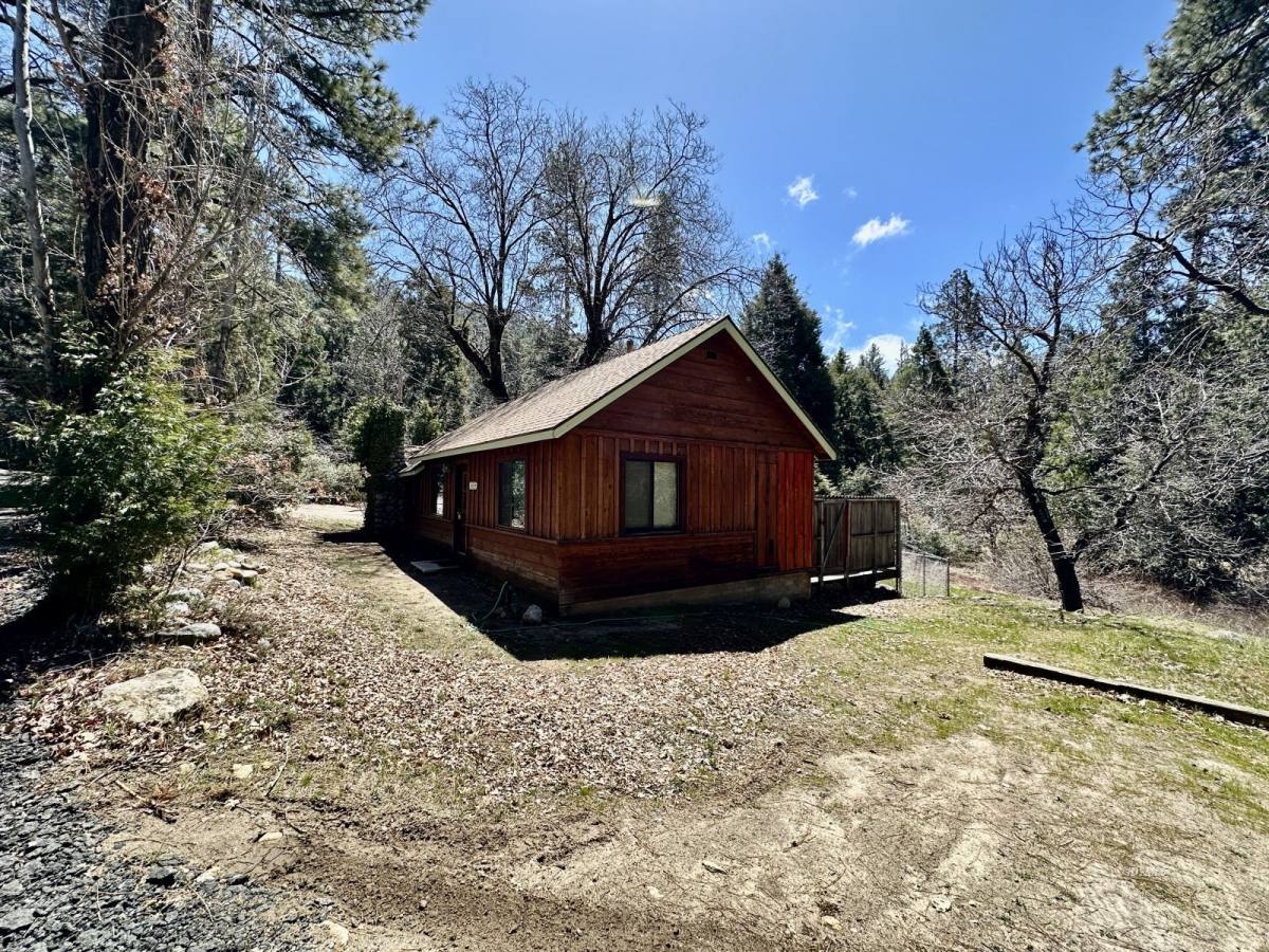 Apartment for rent at 54059 Montgomery, Idyllwild, CA 92549