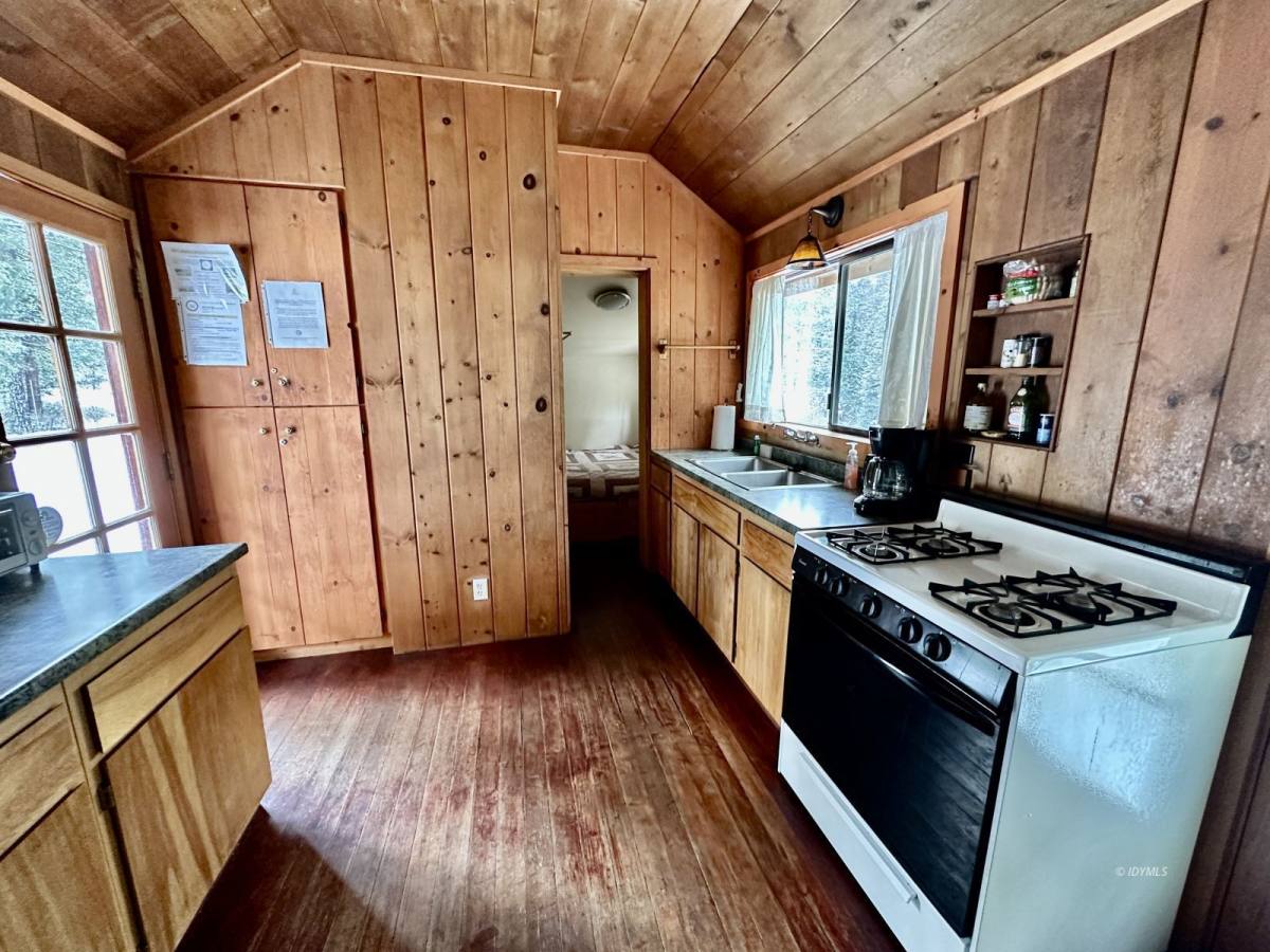 Apartment for rent at 54059 Montgomery, Idyllwild, CA 92549