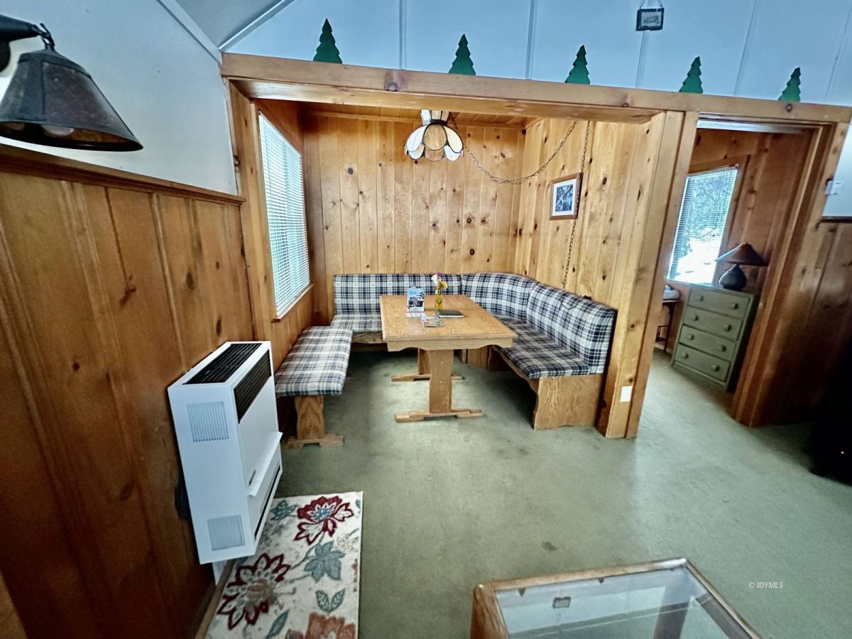 Apartment for rent at 54059 Montgomery, Idyllwild, CA 92549
