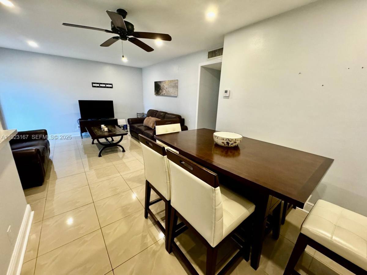 Apartment for rent at 5300 Washington St #5300H236, Hollywood, FL 33021