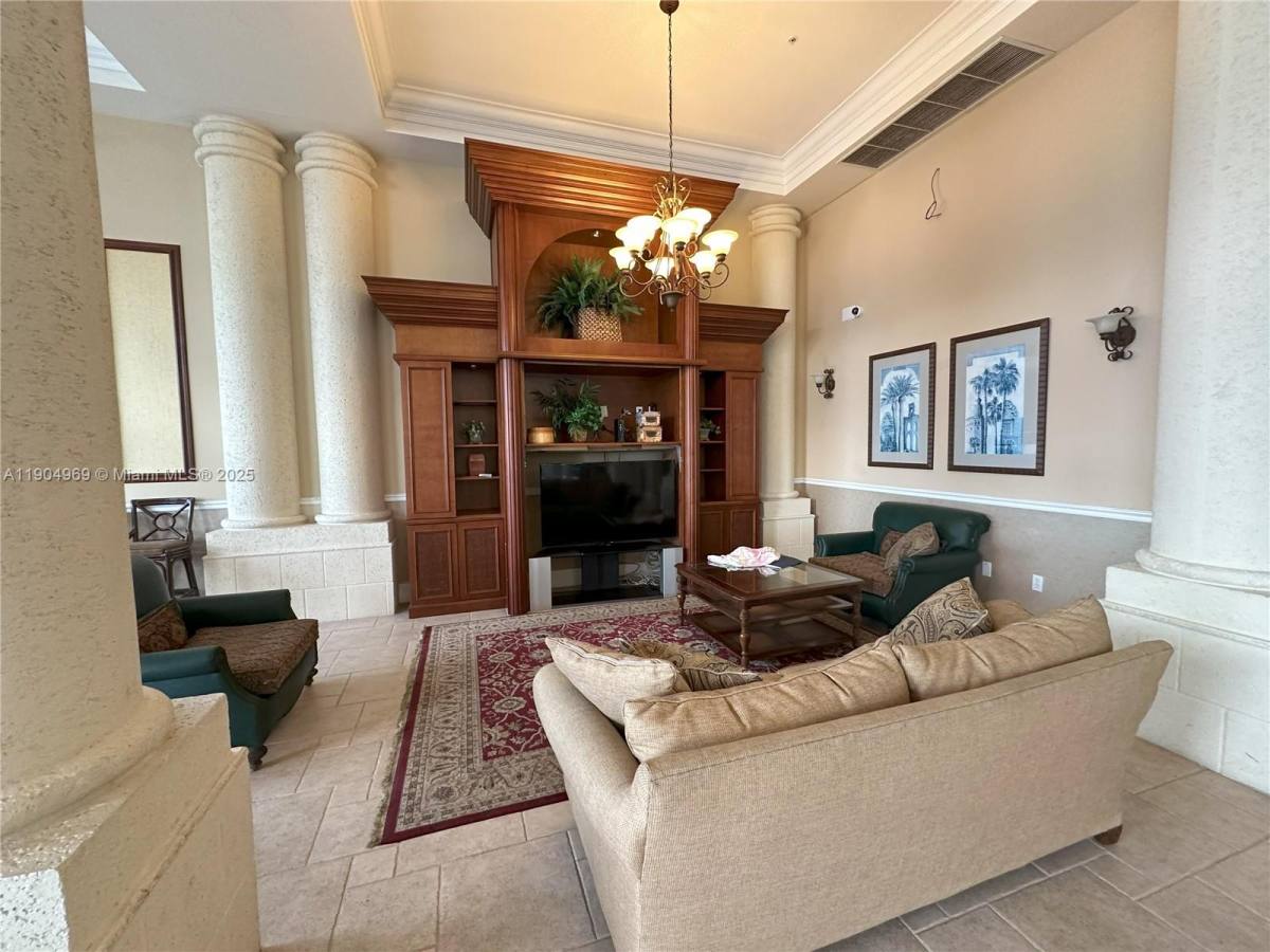 Apartment for rent at 17150 N Bay Rd #2122, North Miami Beach, FL 33160
