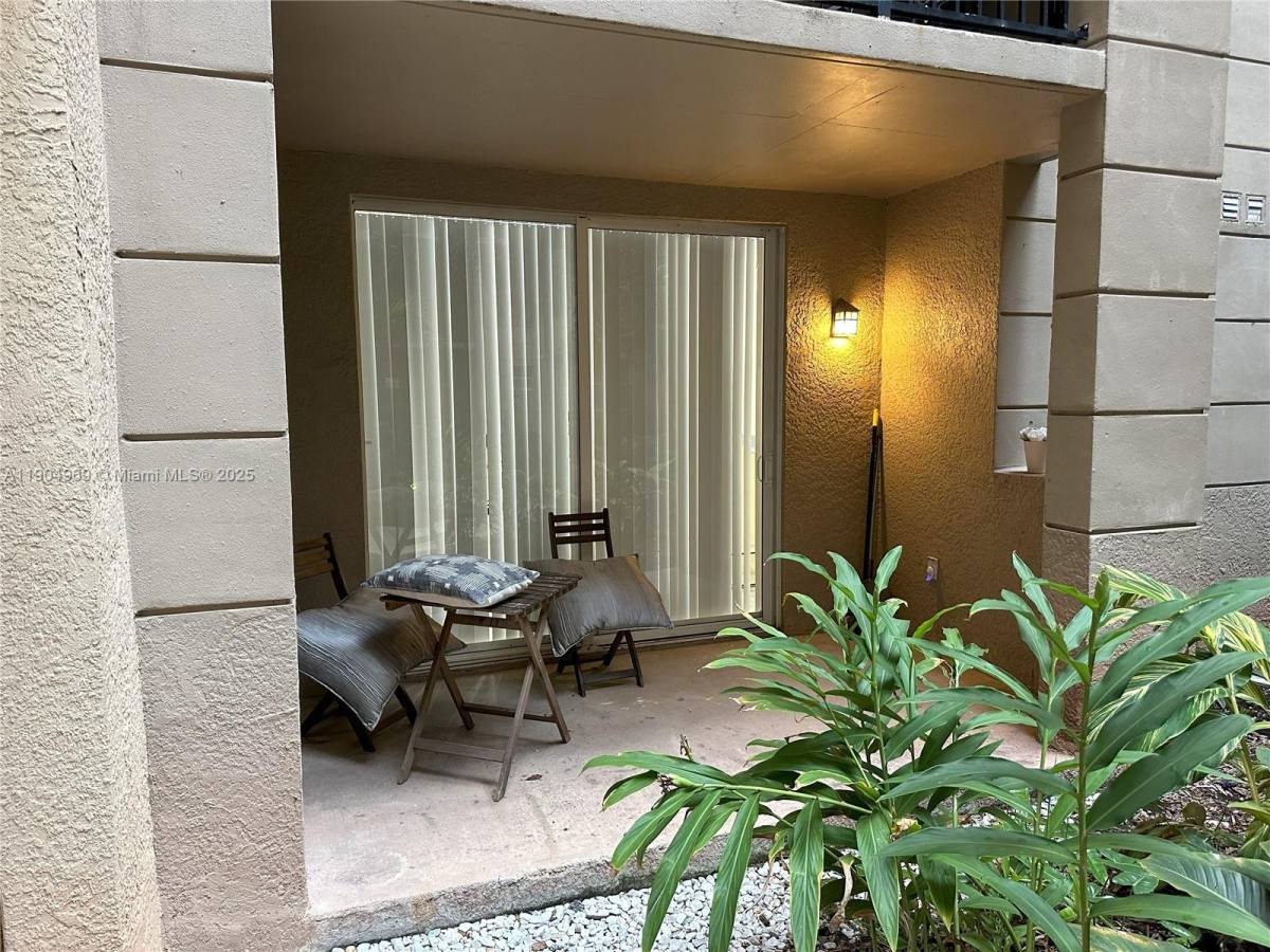 Apartment for rent at 17150 N Bay Rd #2122, North Miami Beach, FL 33160