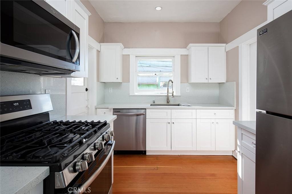 Apartment for rent at 113 N Columbus Ave #113A, Glendale, CA 91204