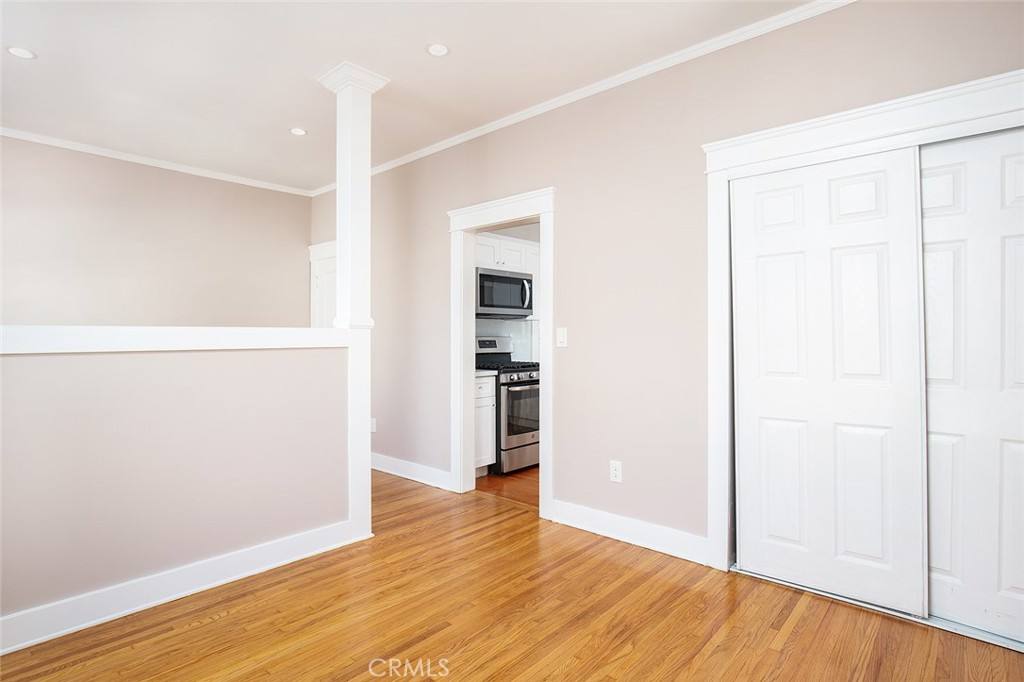 Apartment for rent at 113 N Columbus Ave #113A, Glendale, CA 91204