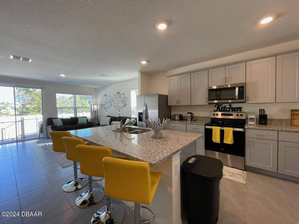 Townhouse for rent at 17 Bella Oaks Dr #17, Port Orange, FL 32129