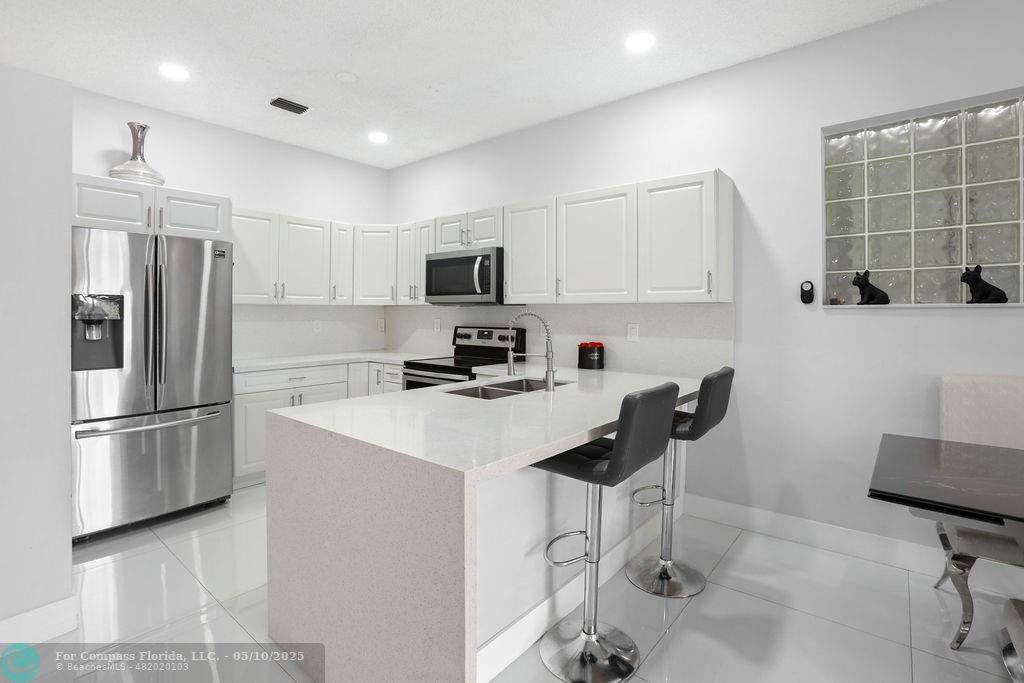Apartment for rent at 4812 NW 19th St, Pompano Beach, FL 33063