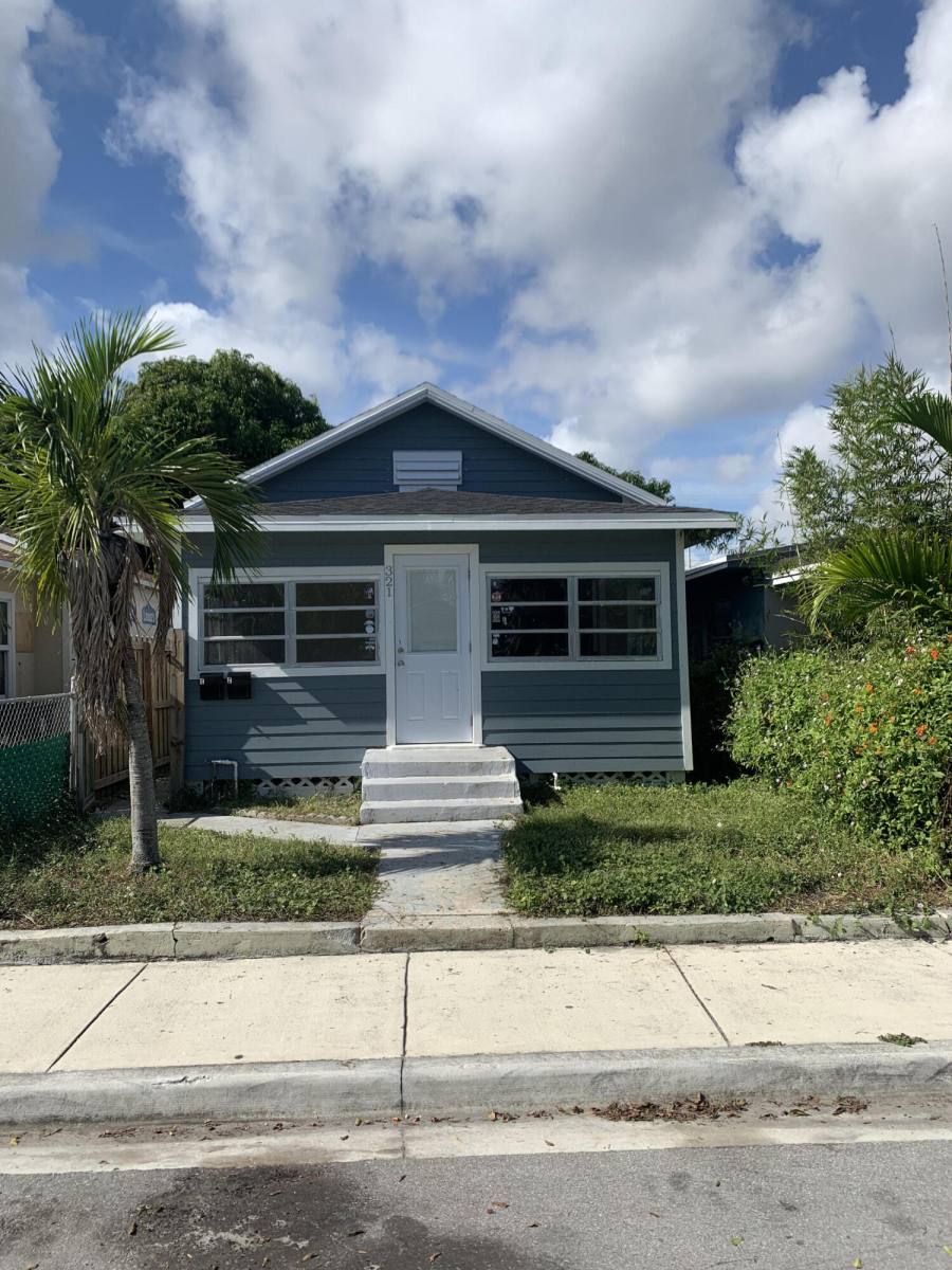 Apartment for rent at 321 N J St #321-1, Lake Worth Beach, FL 33460