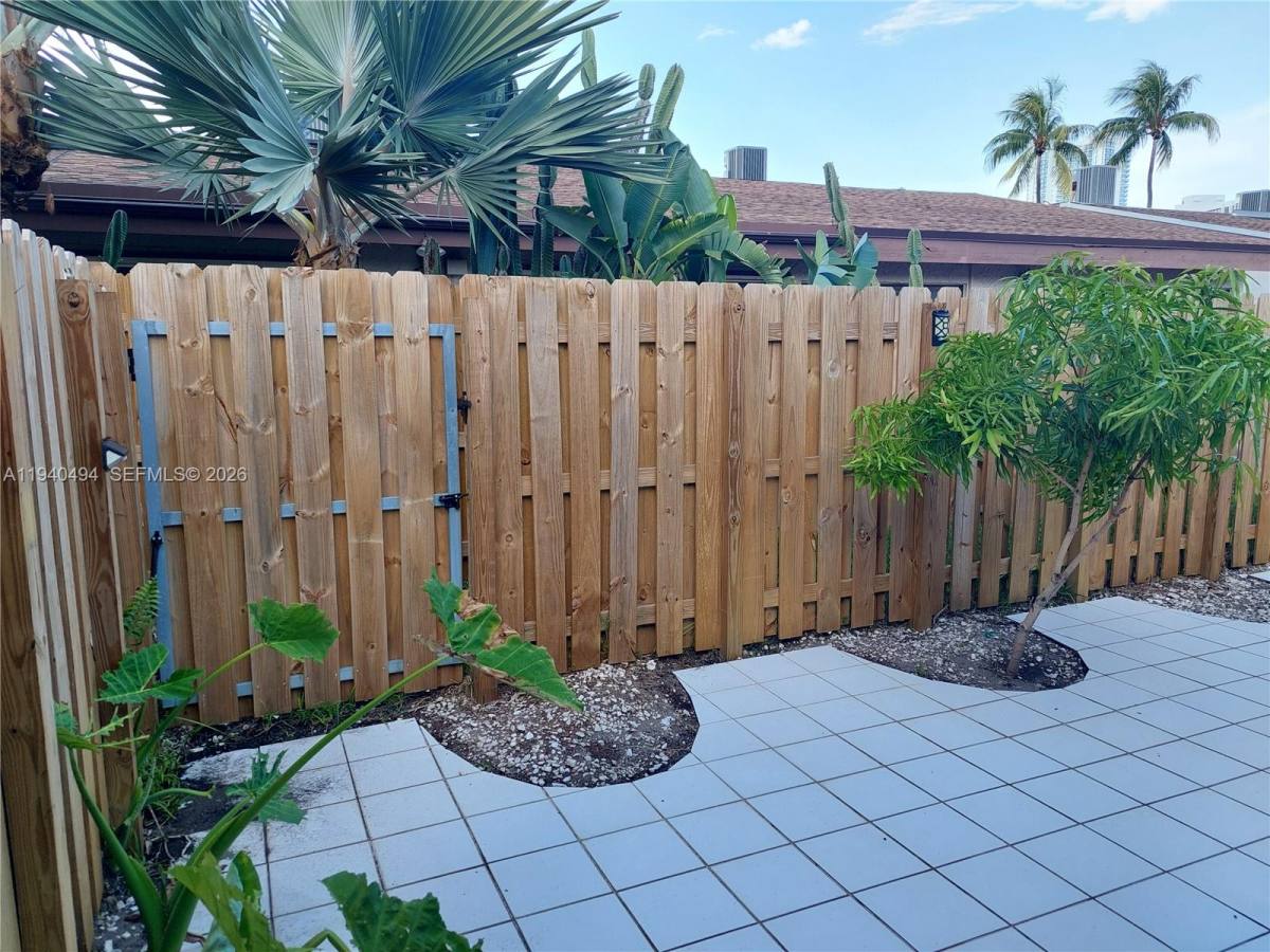Apartment for rent at 2675 Parkview Dr S, Hallandale, FL 33009