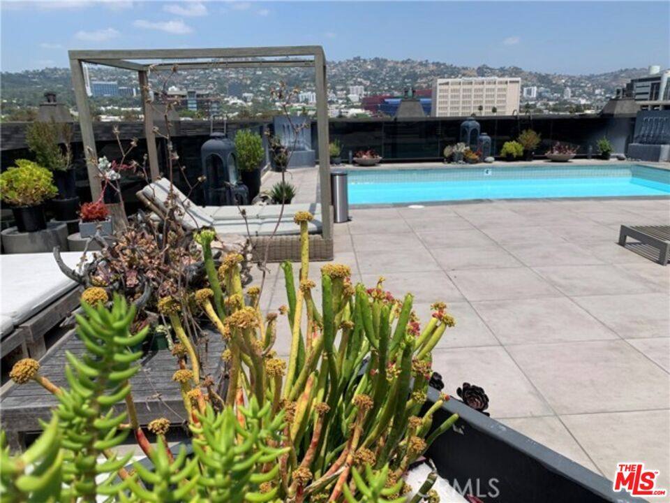 Apartment for rent at 8811 Burton Way #308, Los Angeles, CA 90048