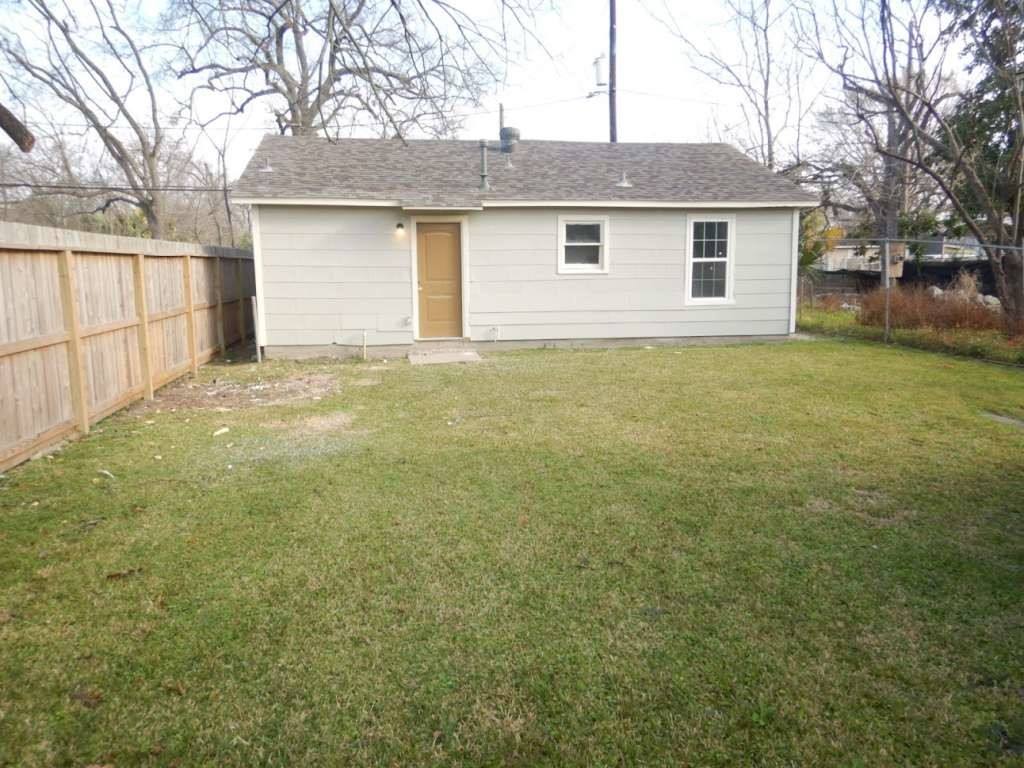Apartment for rent at 4218 Buck St, Houston, TX 77020