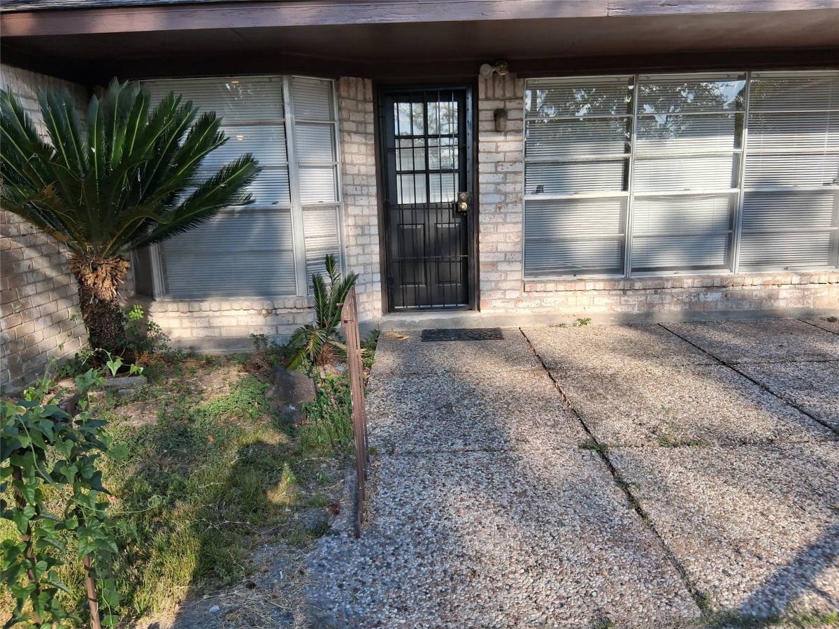 Apartment for rent at 7515 Brush Wood Dr, Houston, TX 77088