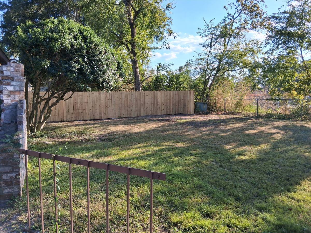 Apartment for rent at 7515 Brush Wood Dr, Houston, TX 77088