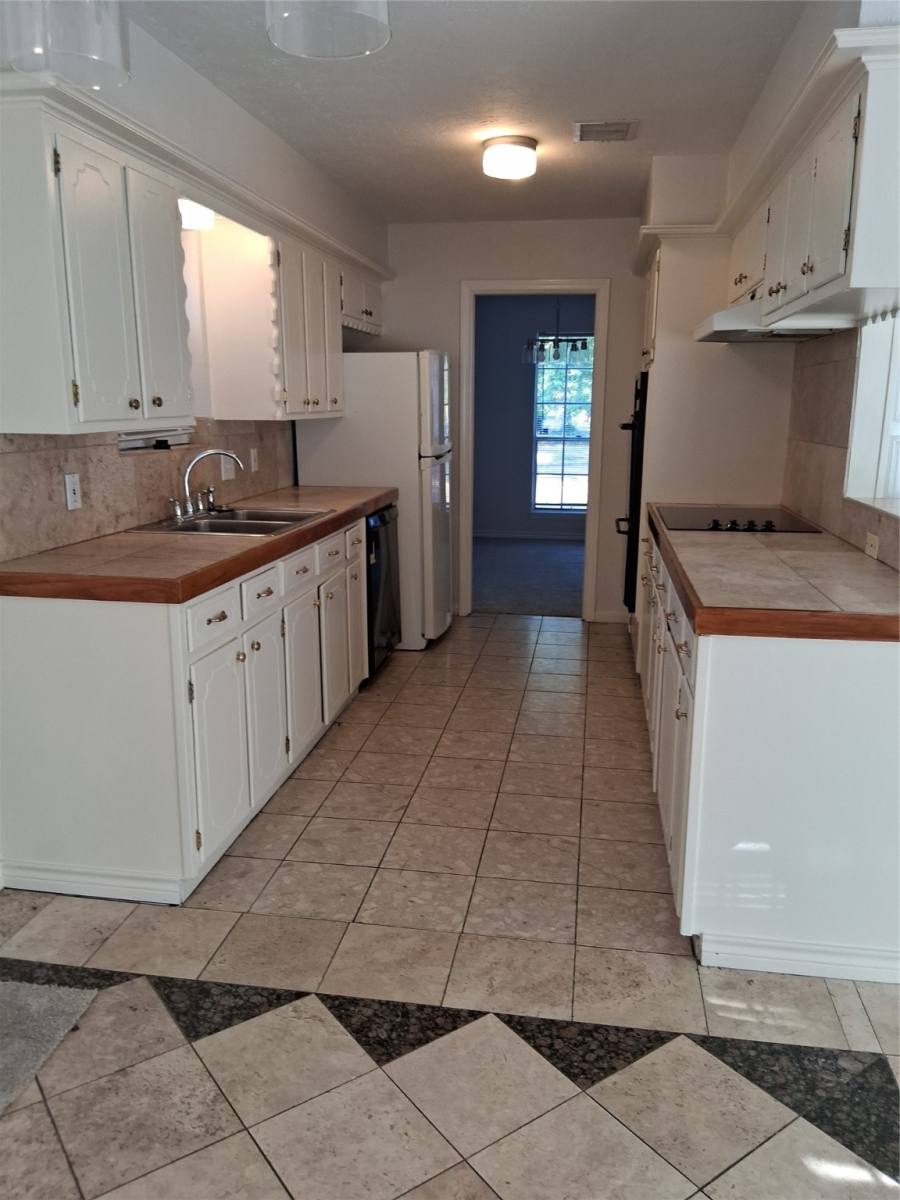 Apartment for rent at 7515 Brush Wood Dr, Houston, TX 77088