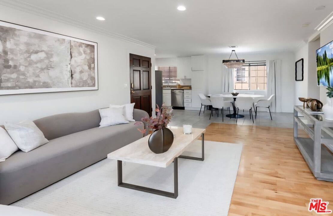 Apartment for rent at 525 N Orange Dr #5251 2, Los Angeles, CA 90036